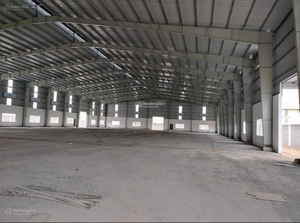 Tổng dt 5.650m2. dt kho 3.000m2. cho thuê hiện trạng 310tr/th. gần xn, phạm văn đồng