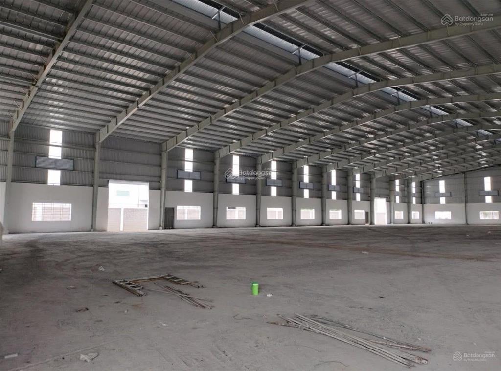 Tổng dt 5.650m2. dt kho 3.000m2. cho thuê hiện trạng 310tr/th. gần xn, phạm văn đồng