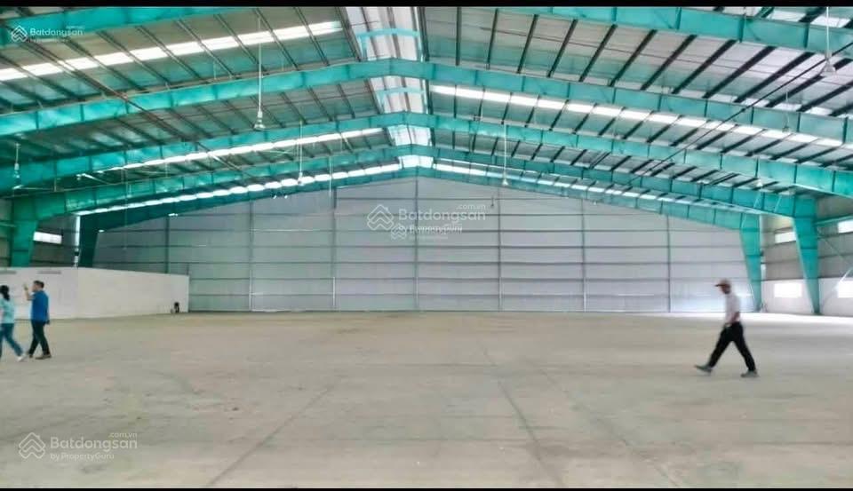 Kho 2.650m² có đầy đủ pccc, cont vào ban ngày, vị trí thuận lợi nhất khu vực thủ đức