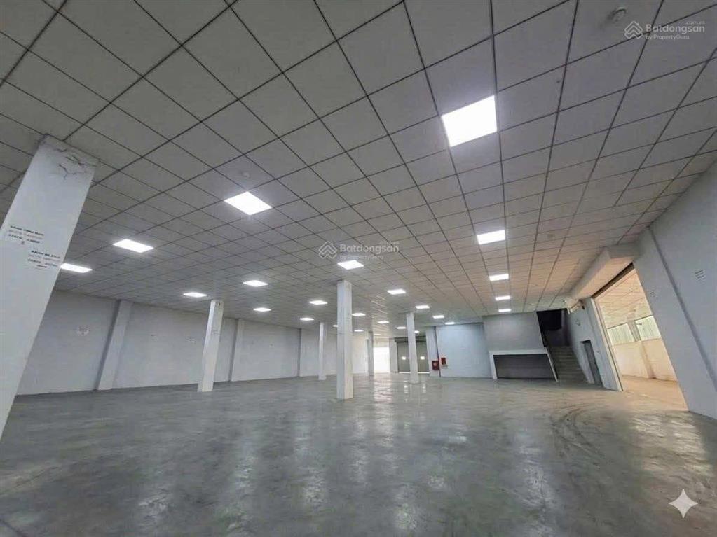 Mb, kho xưởng ngay mt đường lớn. rất hiếm sản phẩm có vị trí và diện tích tương tự. s= 3.300m2