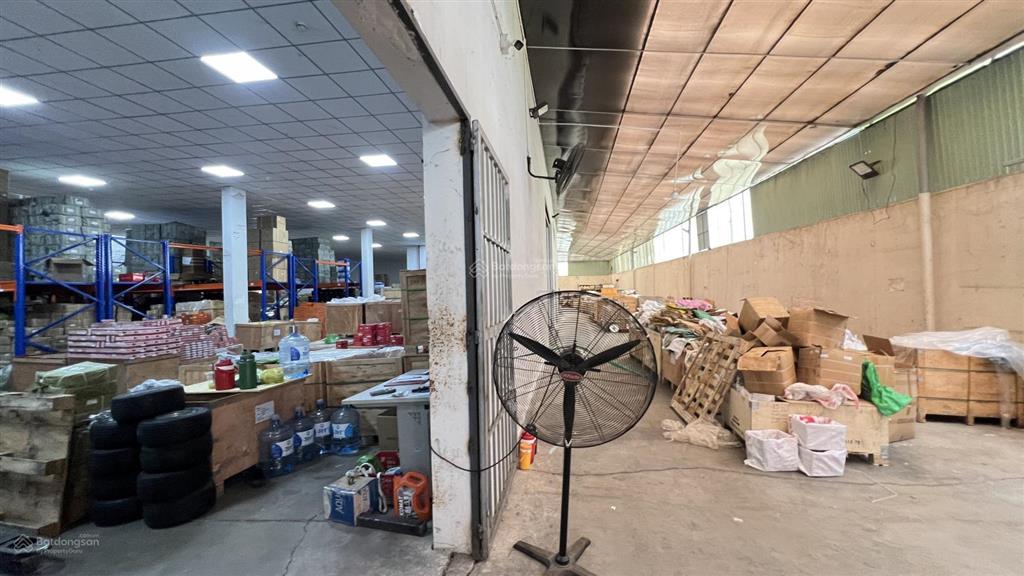 Mb, kho xưởng ngay mt đường lớn. rất hiếm sản phẩm có vị trí và diện tích tương tự. s= 3.300m2
