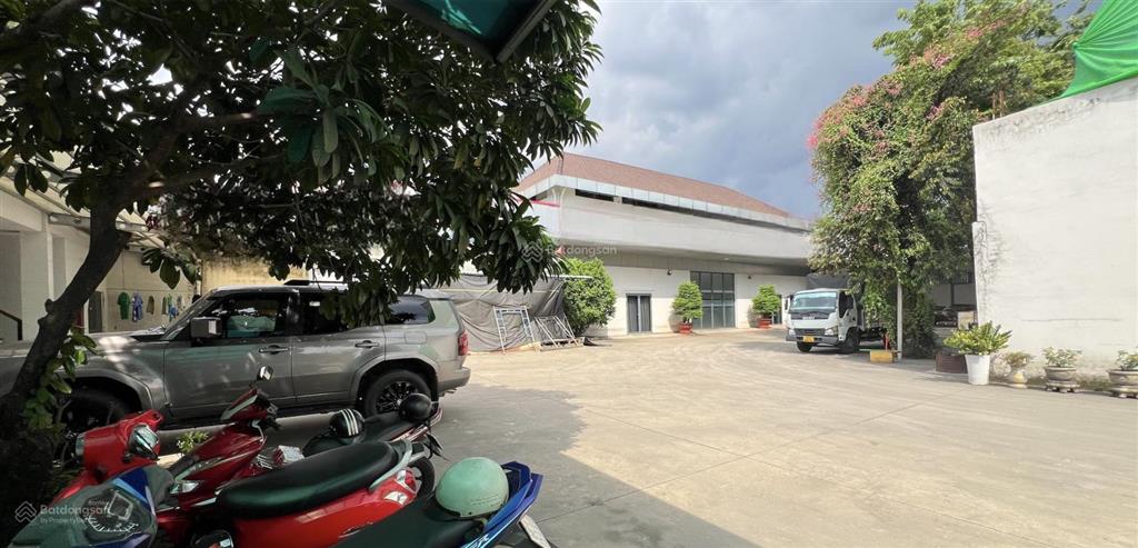 Mb, kho xưởng ngay mt đường lớn. rất hiếm sản phẩm có vị trí và diện tích tương tự. s= 3.300m2