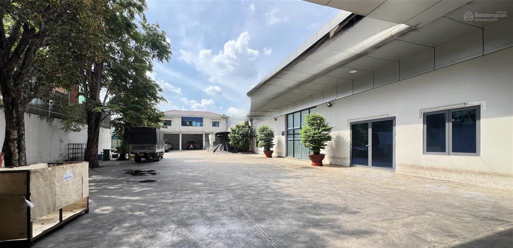 Mb, kho xưởng ngay mt đường lớn. rất hiếm sản phẩm có vị trí và diện tích tương tự. s= 3.300m2