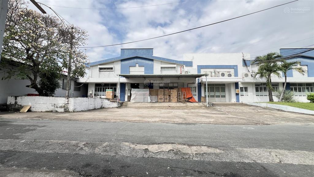 Kho 1.500m². đầy đủ pccc tự động  thẩm duyệt nghiệm thu 110k/m2. đường xe cont vào ngày