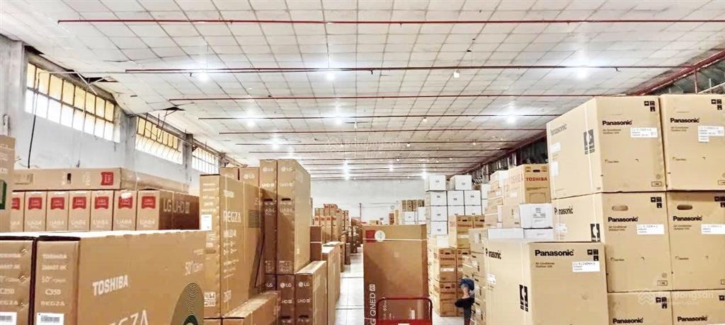 Kho 1.500m². đầy đủ pccc tự động  thẩm duyệt nghiệm thu 110k/m2. đường xe cont vào ngày