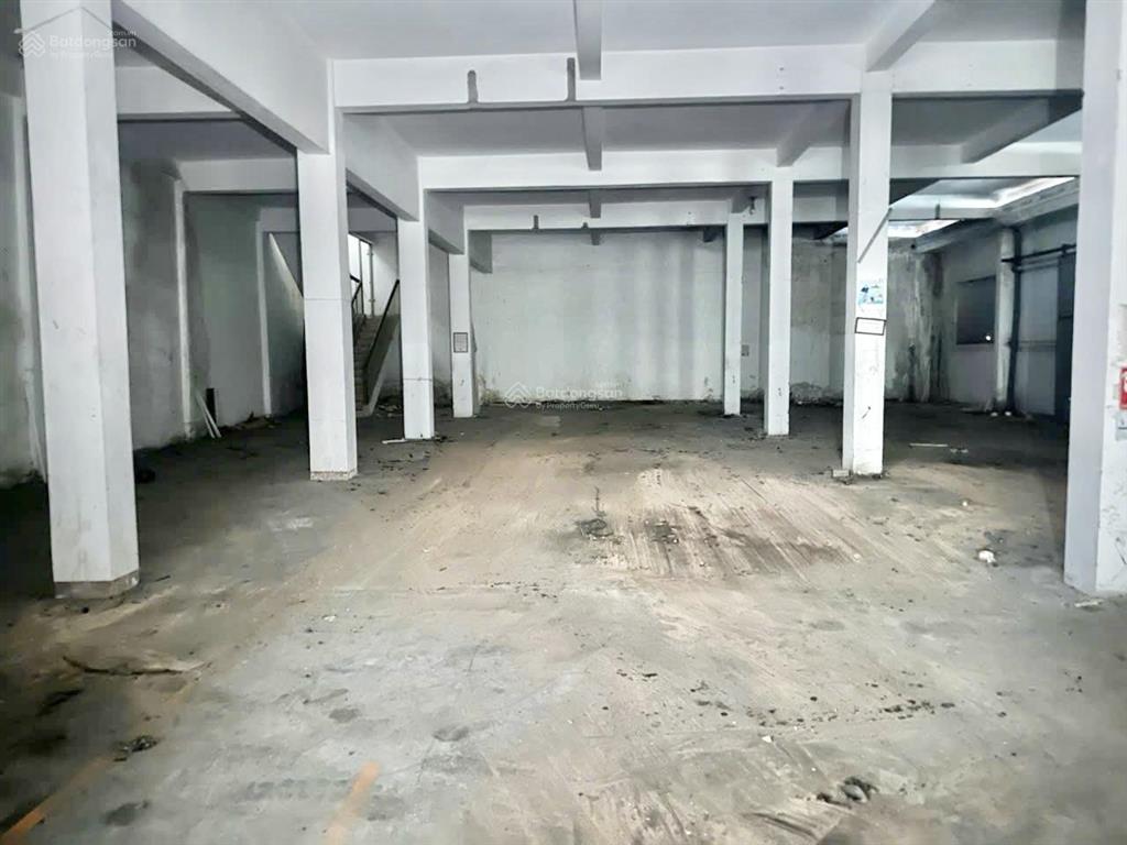 Kho 560m2 ngay trung tâm bình thạnh. đường xe cont, có pccc
