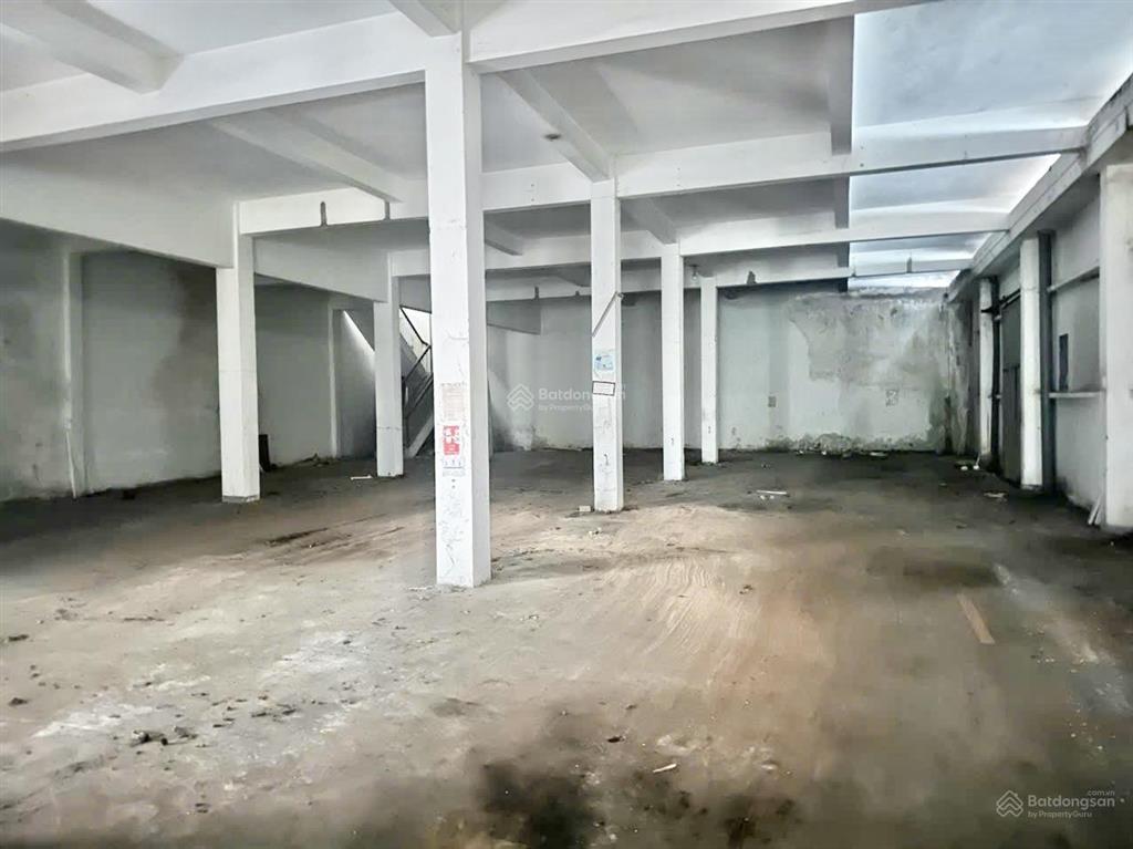 Kho 560m2 ngay trung tâm bình thạnh. đường xe cont, có pccc