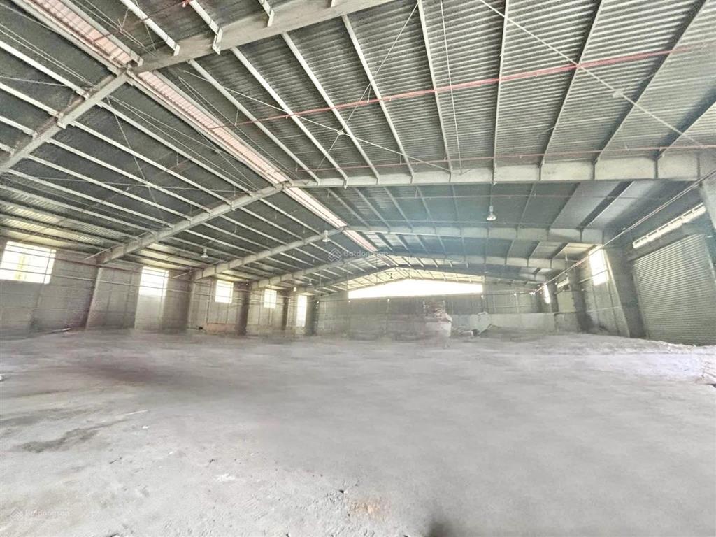 Kho vị trí đẹp. cont 24/24, pccc tự động. siêu tiện lợi để về q2, cát lái, trung tâm sài gòn