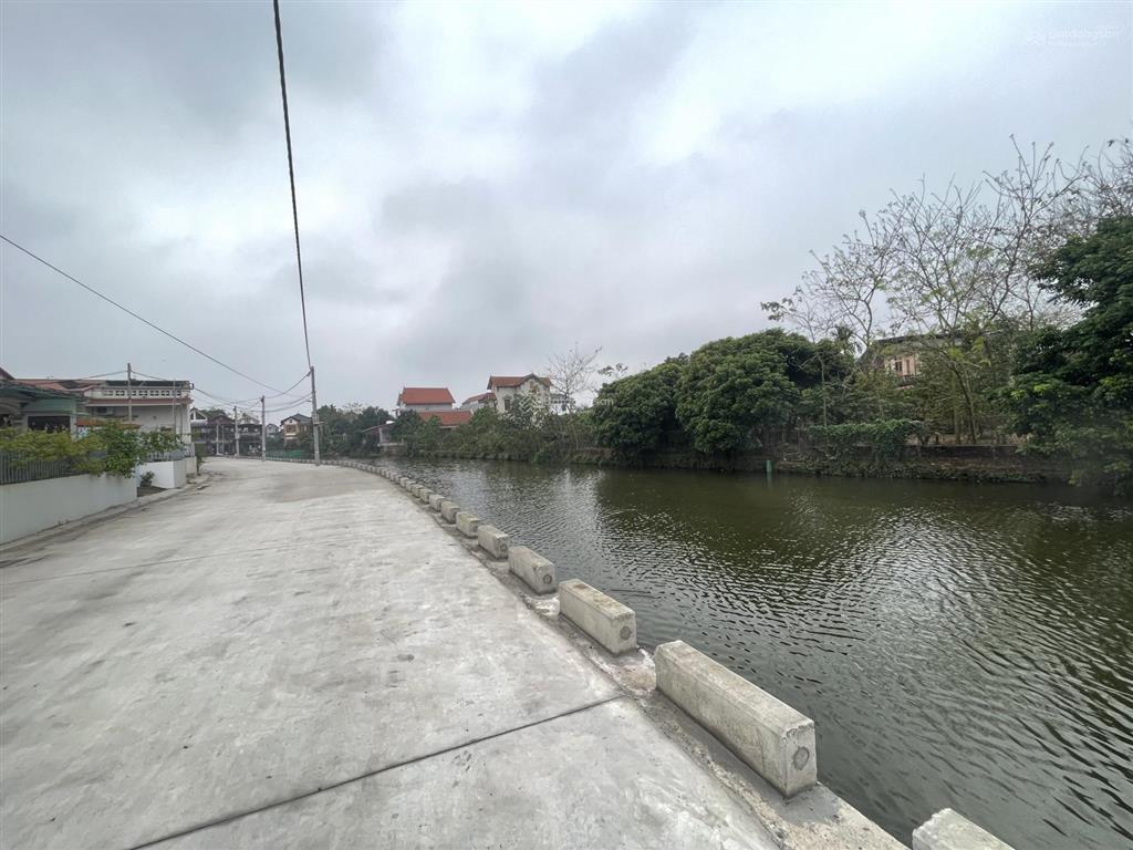 Bán đất view hồ, mặt đường chính 8m