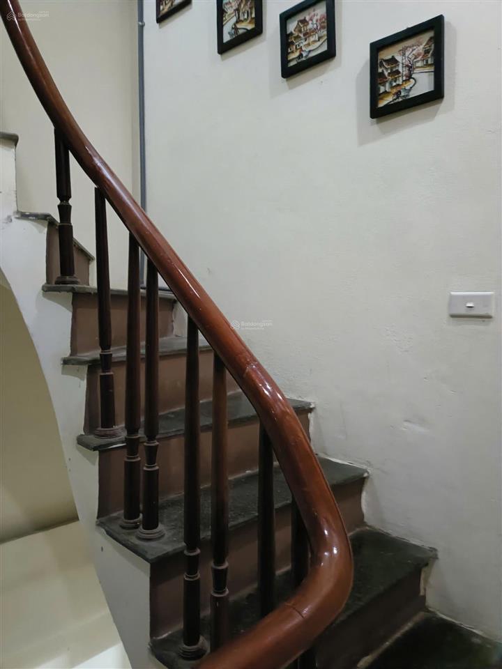 Cần cho thuê phòng trọ tầng 3 nhà số 9, ngõ 20 cự lộc, nhân chính, thanh xuân giá 2tr/tháng