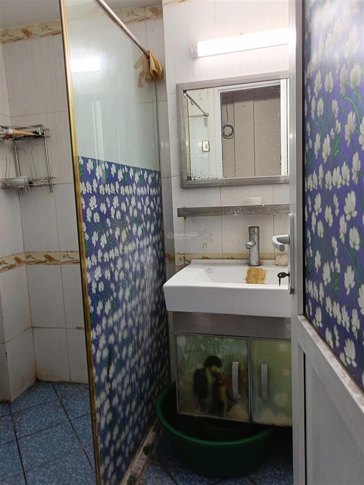 Cần cho thuê phòng trọ tầng 3 nhà số 9, ngõ 20 cự lộc, nhân chính, thanh xuân giá 2tr/tháng