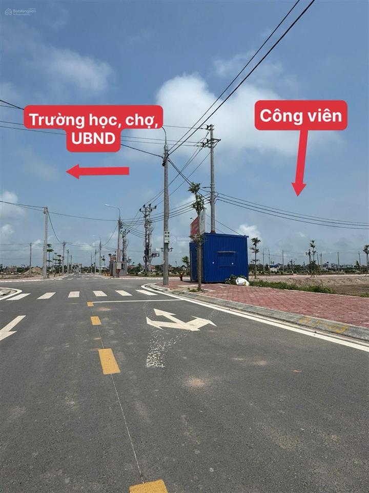 Tôi cần bán lô đất này ở hải xuân, hải hậu, nam định giá 1.5 tỷ  95m2 full thổ cư.  0977 494 ***