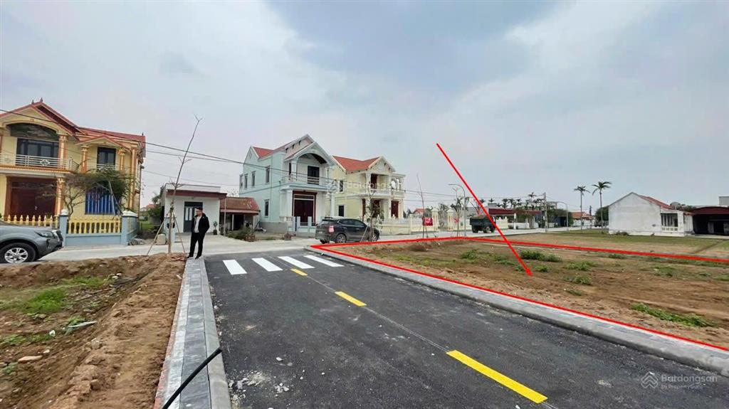 Đất biển ninh cơ  vị trí đẹp bãi tắm chính giá 1 tỳ 200 triệu  diện tích 92m2.  0977 494 ***