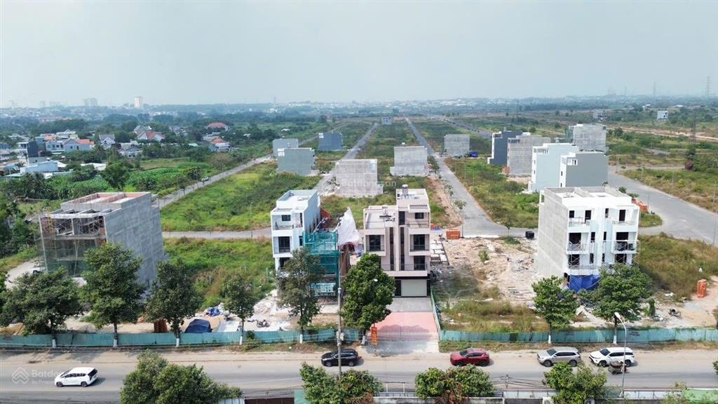 Cần bán mt nguyễn thị minh khai giá rẻ nhất lấy tiền xây nhà.