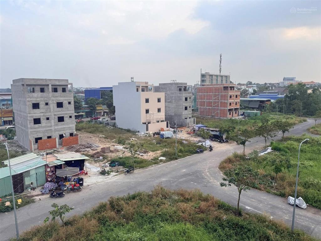 Cần bán mt nguyễn thị minh khai giá rẻ nhất lấy tiền xây nhà.