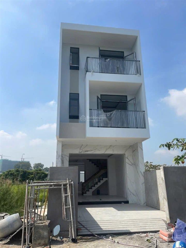 Cần bán mt nguyễn thị minh khai giá rẻ nhất lấy tiền xây nhà.