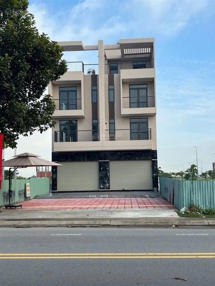 Cần bán mt nguyễn thị minh khai giá rẻ nhất lấy tiền xây nhà.