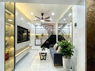 Bán nhà ngõ chợ văn chương. xây 18m2 x 5 tầng. có sổ đỏ riêng. giá 5,6 tỷ.