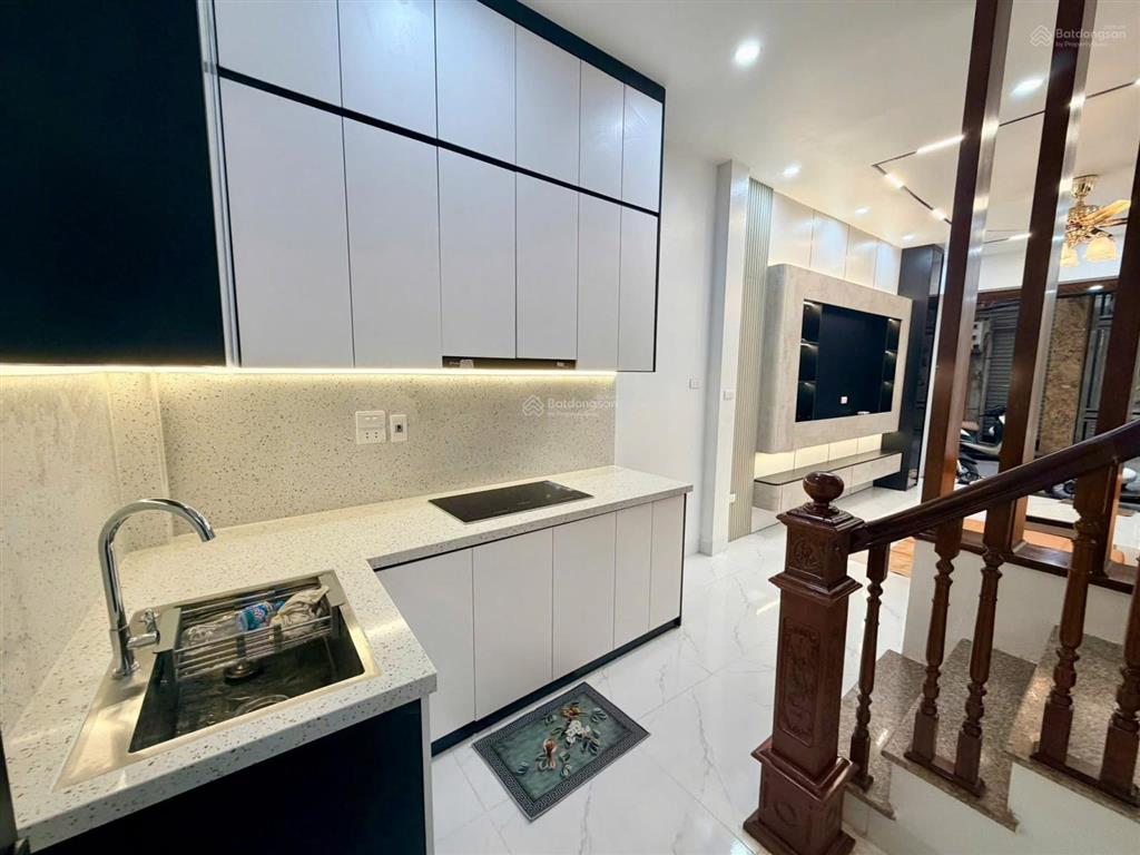 Bán nhà mặt ngõ linh quang. ô tô đỗ cửa. kinh doanh mọi mặt hàng. ngõ thông rộng.