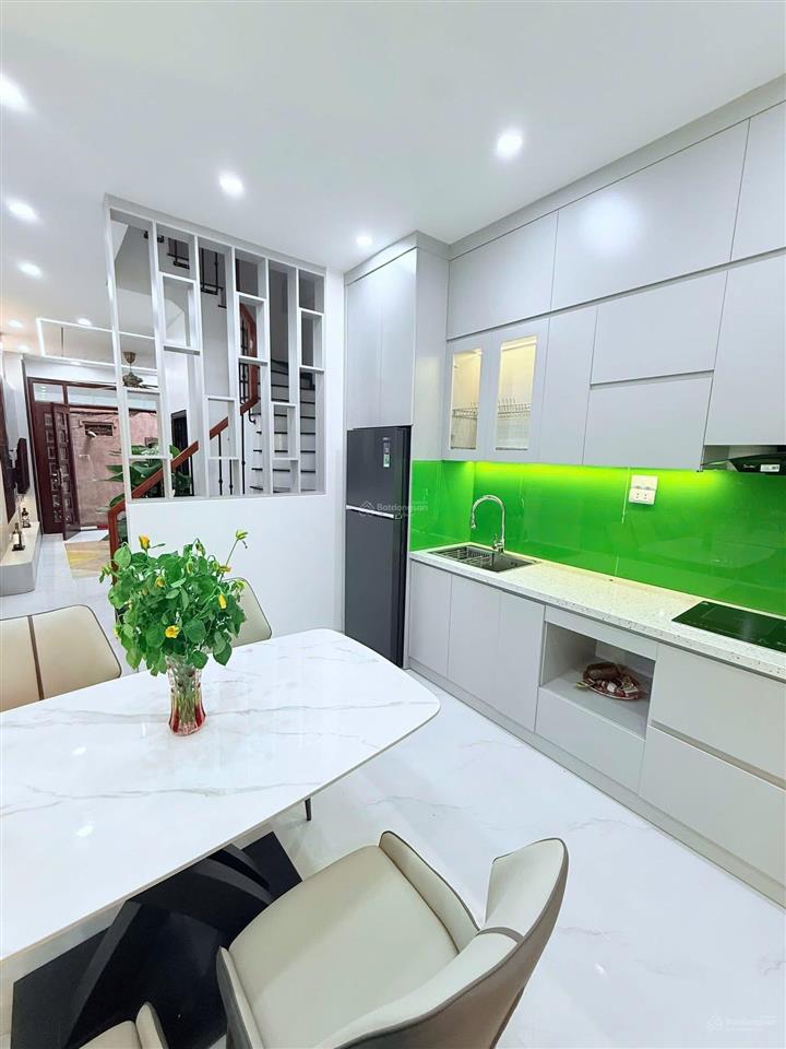 Nhà đẹp lô góc phố hồng mai . ngõ thông , đầy đủ nội thất . 40m2 xây 4 tầng.