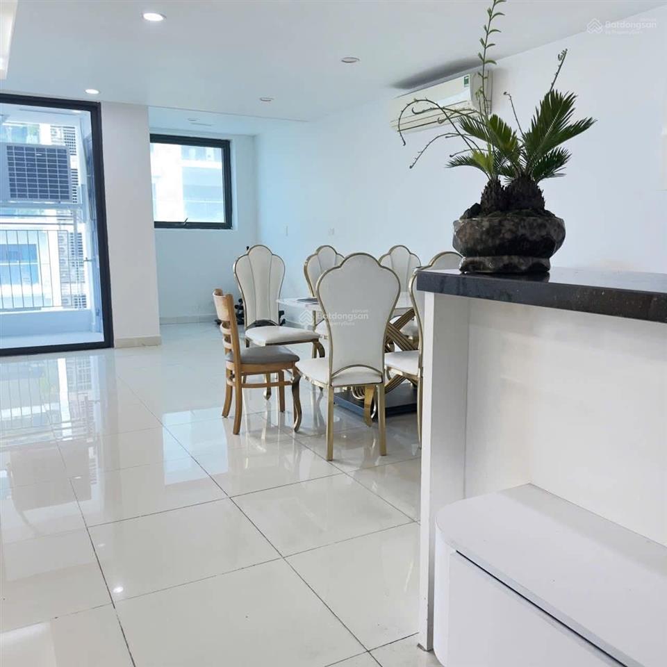 Bán căn hộ 138m2 chung cư golden land, lô góc 4 ngủ 2 vs. sổ chính chủ