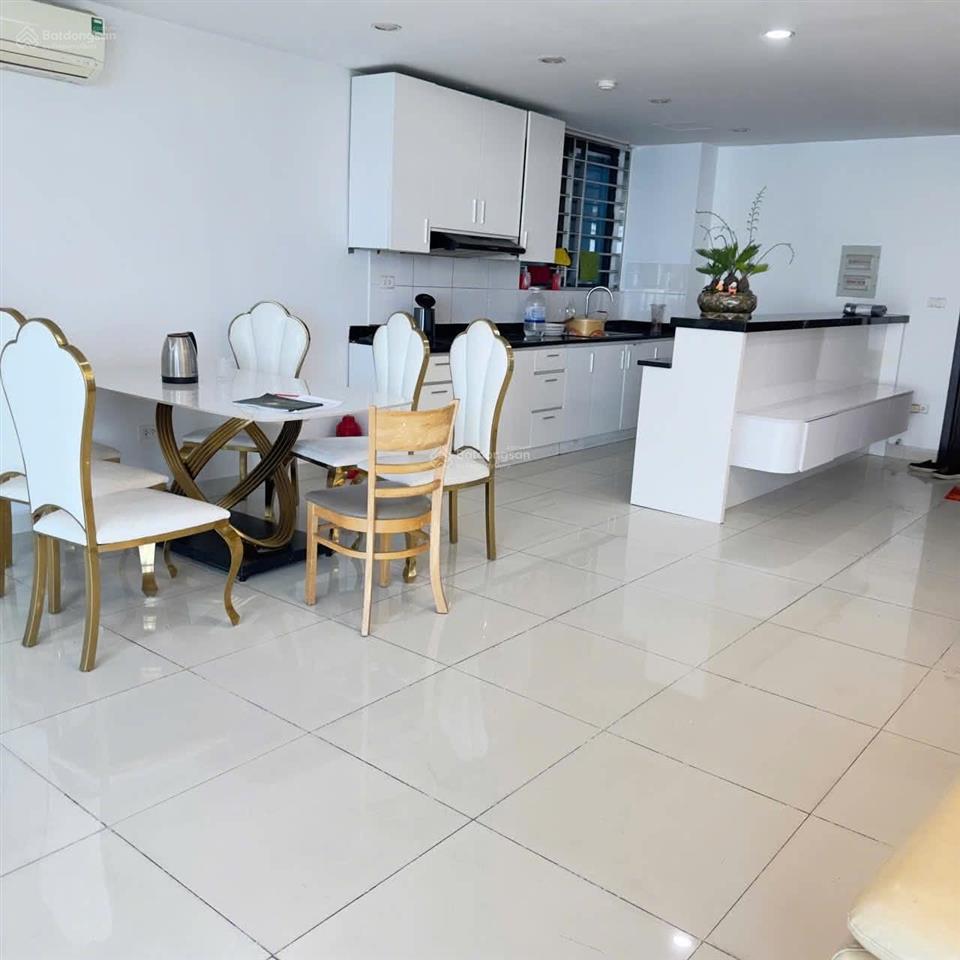 Bán căn hộ 138m2 chung cư golden land, lô góc 4 ngủ 2 vs. sổ chính chủ