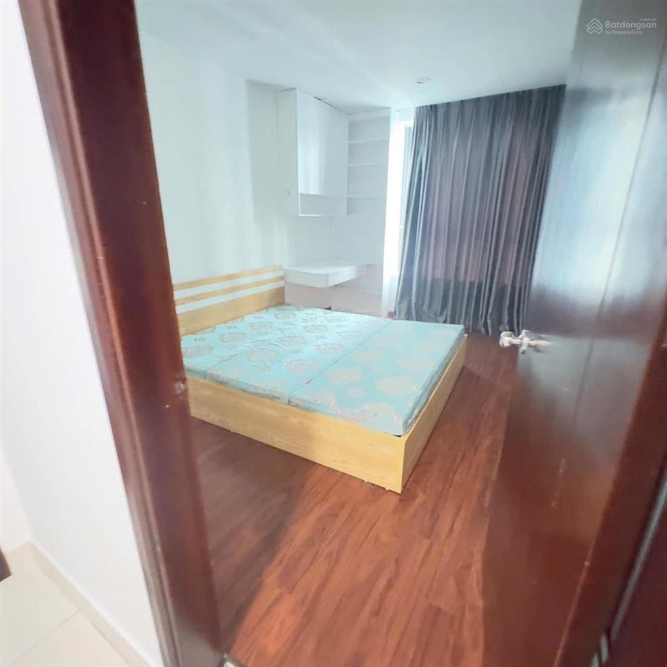 Bán căn hộ 138m2 chung cư golden land, lô góc 4 ngủ 2 vs. sổ chính chủ