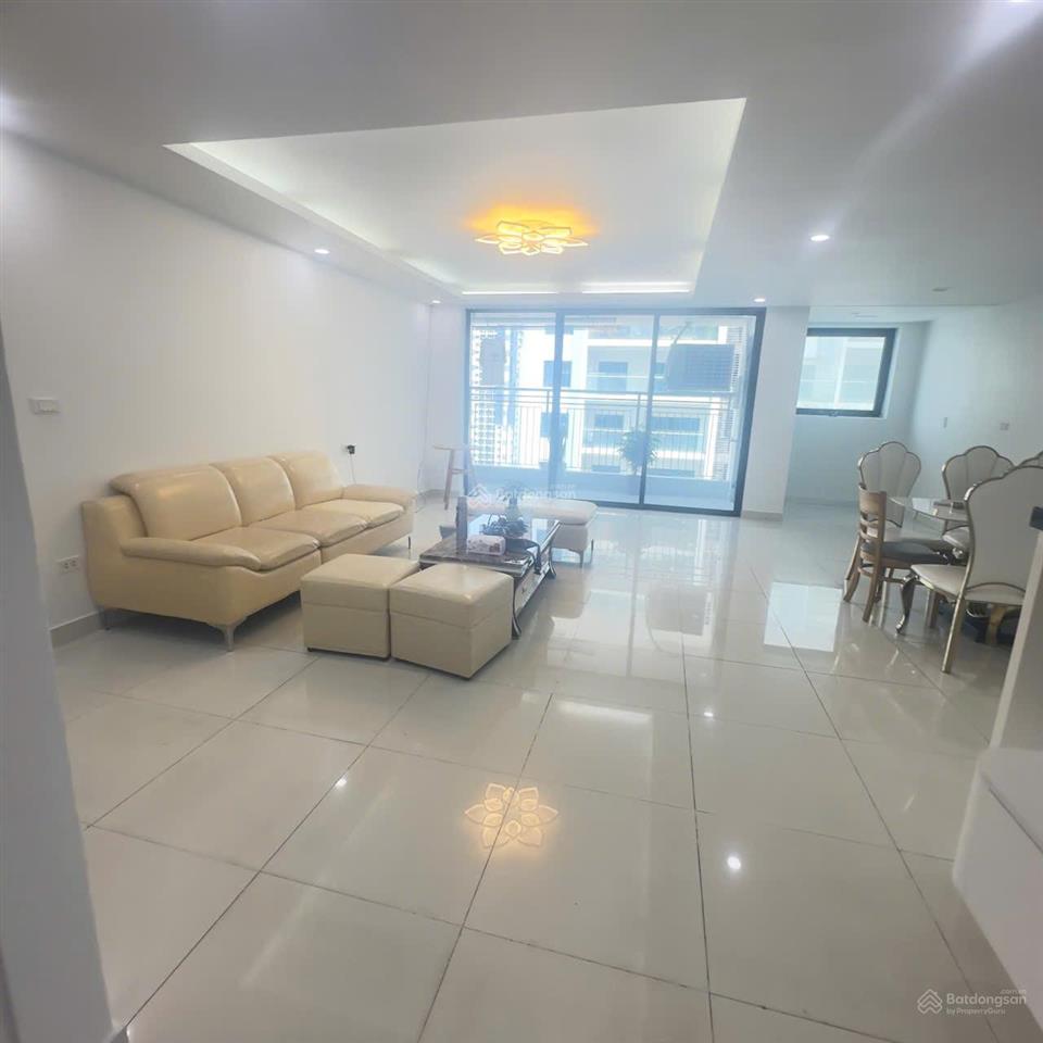 Bán căn hộ 138m2 chung cư golden land, lô góc 4 ngủ 2 vs. sổ chính chủ