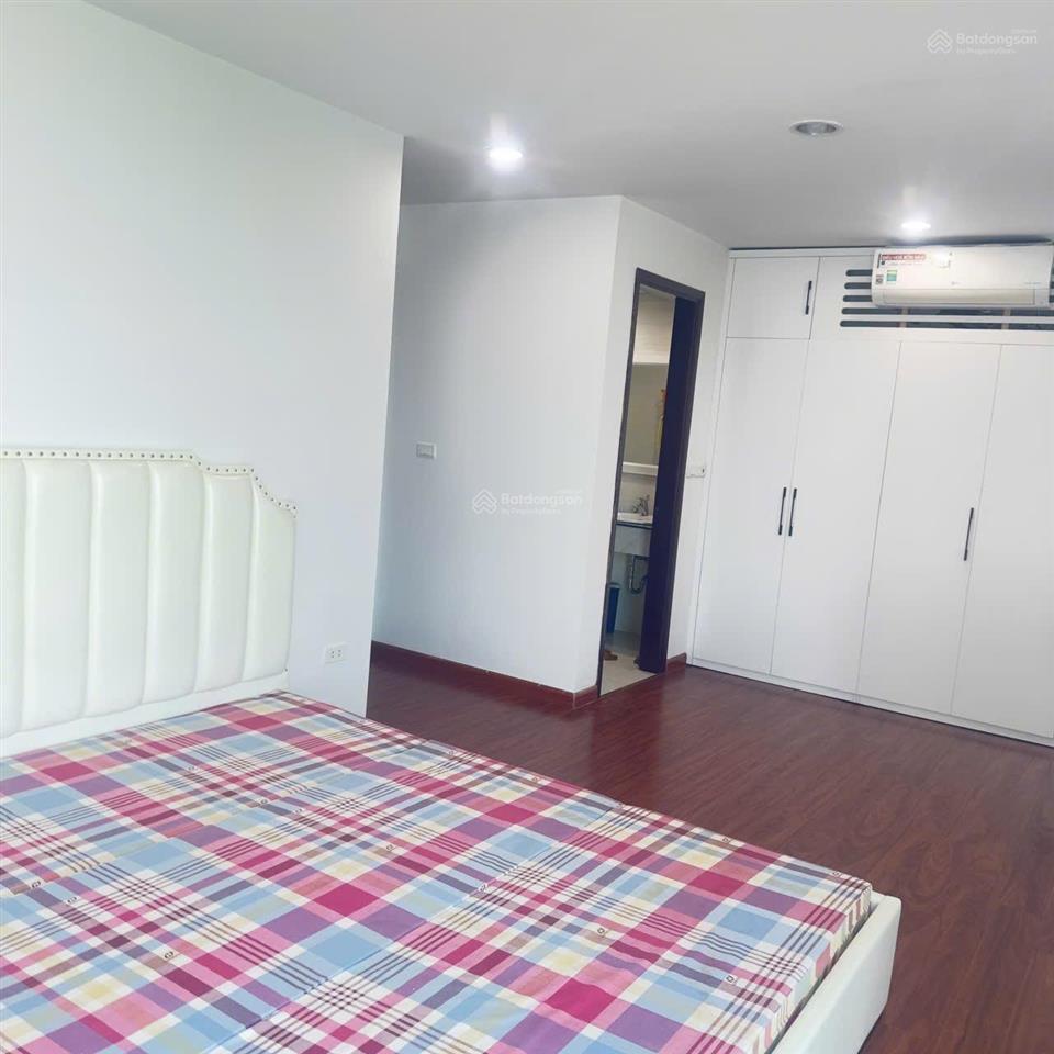 Bán căn hộ 138m2 chung cư golden land, lô góc 4 ngủ 2 vs. sổ chính chủ