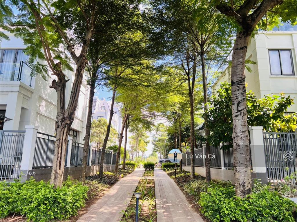 Chính chủ chuyển công tác cần bán gấp nhà phố lakeview city dt 6x16m nhà đã hoàn thiện giá 17,5 tỷ