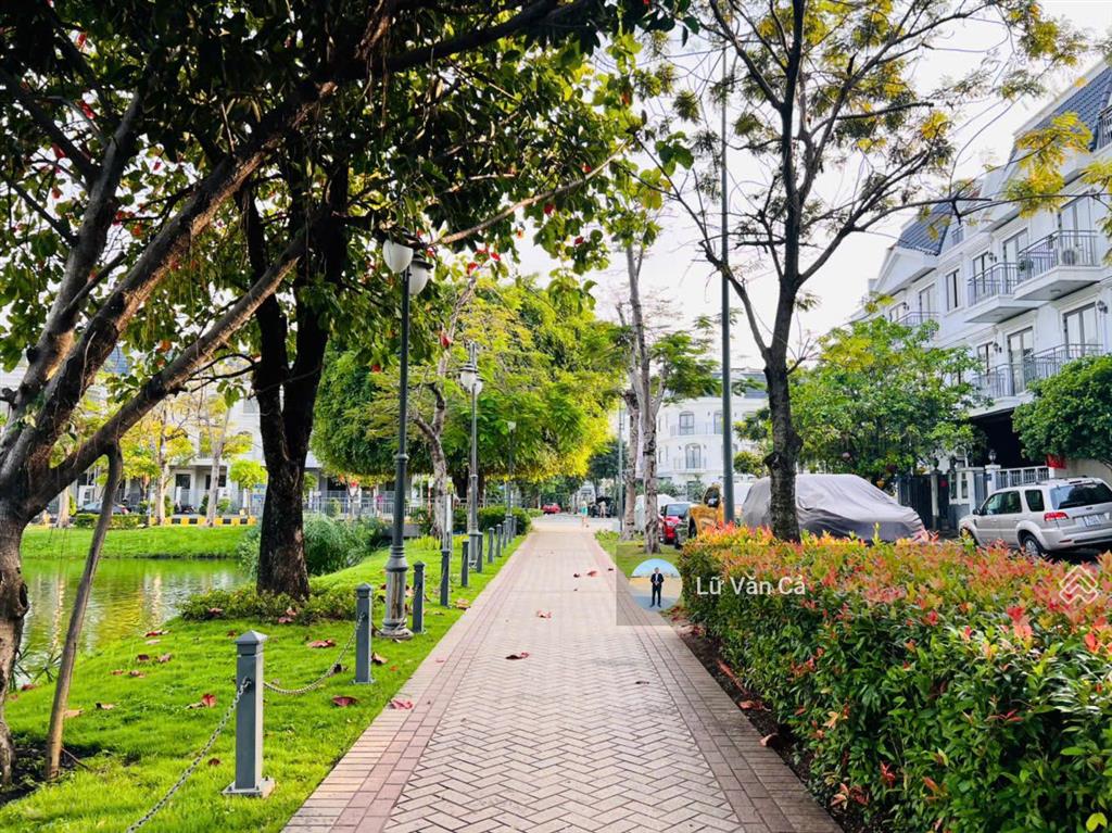 Chính chủ chuyển công tác cần bán gấp nhà phố lakeview city dt 6x16m nhà đã hoàn thiện giá 17,5 tỷ