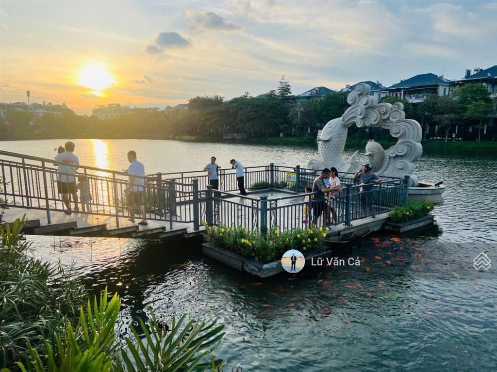 Cho thuê nhà phố full nội đầy đầy đủ 4 phòng ngủ dt 5x20m 3 lầu, tại kđt lakeview city giá 35 triệu
