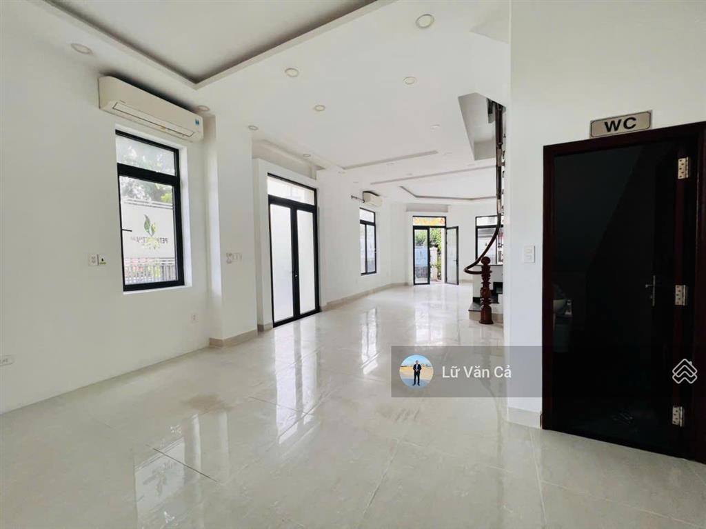 Căn góc sân vườn 2 mặt tiền lakeview city hoàn thiện nội thất cơ bản 5 phòng ngủ dt 8,6x20m 3 lầu