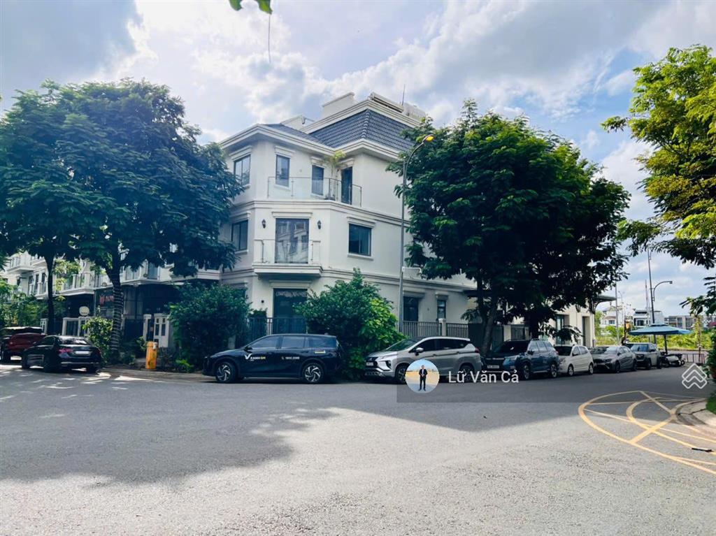 Căn góc sân vườn 2 mặt tiền lakeview city hoàn thiện nội thất cơ bản 5 phòng ngủ dt 8,6x20m 3 lầu