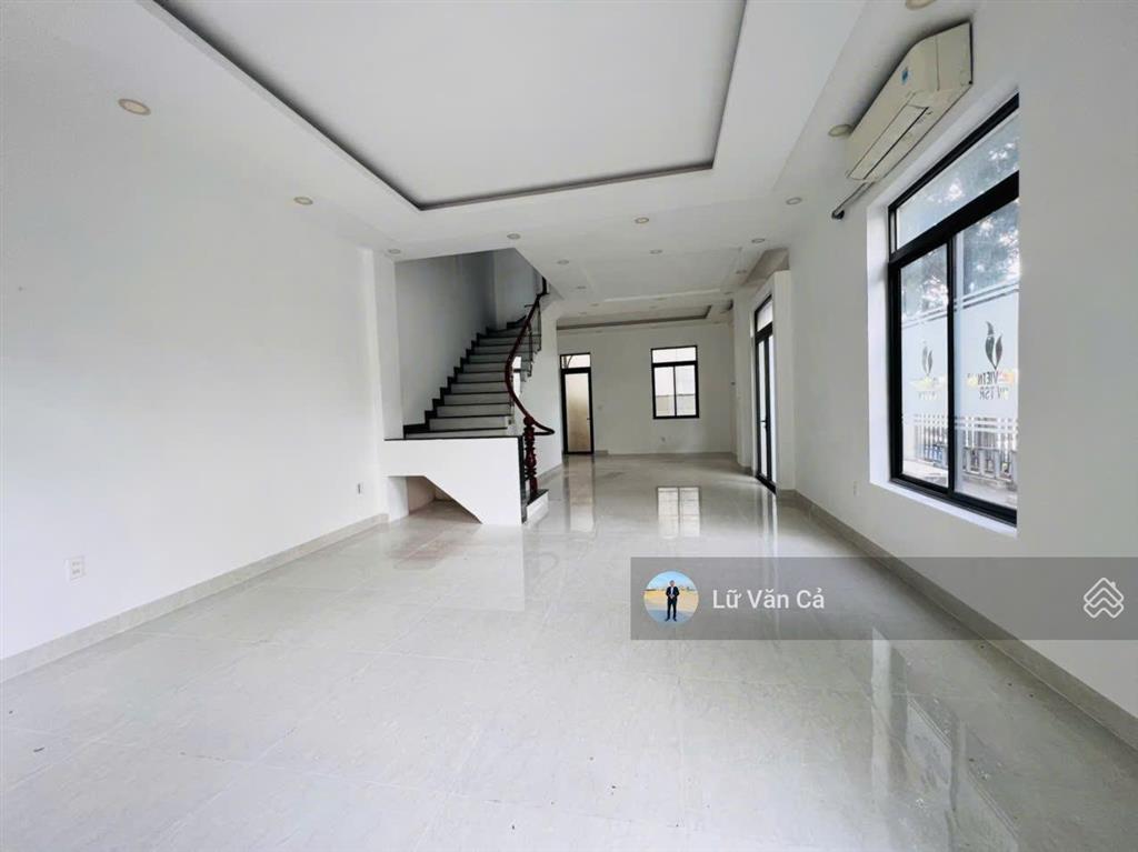 Căn góc sân vườn 2 mặt tiền lakeview city hoàn thiện nội thất cơ bản 5 phòng ngủ dt 8,6x20m 3 lầu