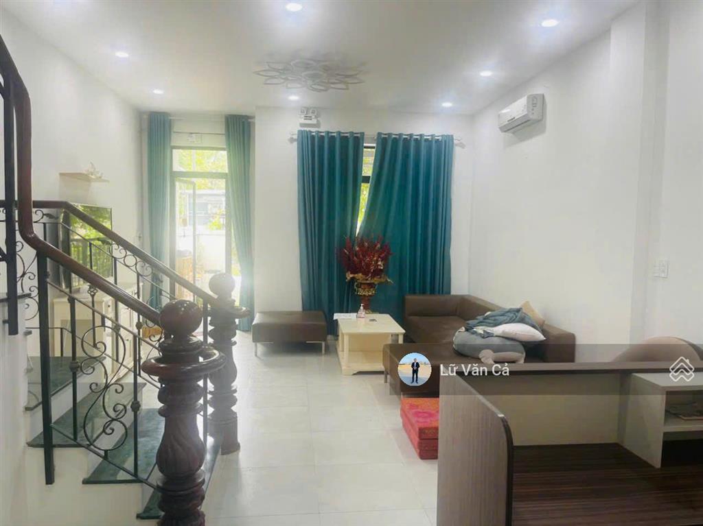 Lakeview city nhà phố cần cho thuê full nội thất, 4 phòng ngủ dt 5x20m, 1 trệt 3 lầu giá thuê 28tr