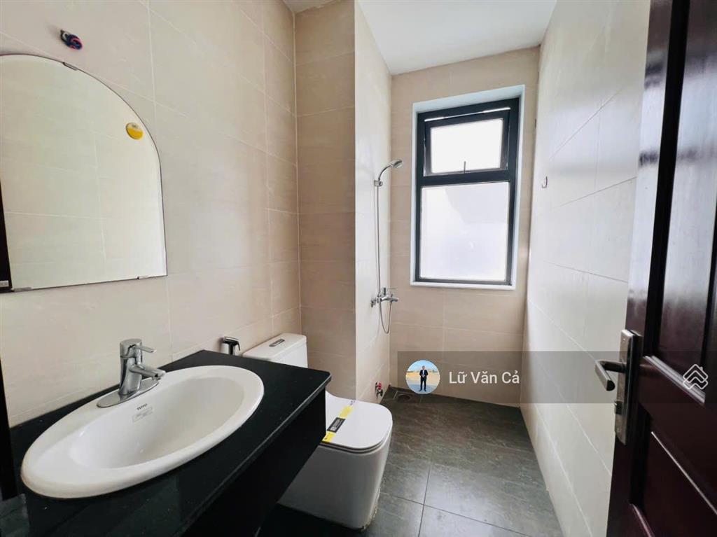 Lakeview city căn góc sân vườn, góc 2 mặt tiền đường lớn, dt 8,6x20m, 5 pn, nhà hoàn thiện cơ bản