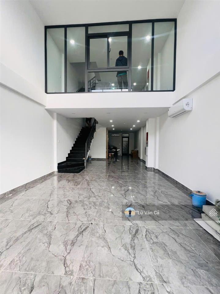 Cho thuê shophouse mặt tiền song hành lakeview city, dt 5x20m 4 lầu sử dụng, có thang máy, giá 40tr