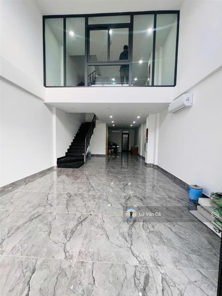 Cho thuê shophouse mặt tiền song hành lakeview city, dt 5x20m 4 lầu sử dụng, có thang máy, giá 40tr