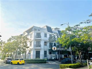 Cần bán nhanh nhà phố sân vườn lakeview city dt 7x20m 3 lầu nhà hoàn thiện full đầy đủ nội thất