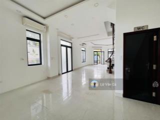 Cho thuê căn góc sân vườn 2 mặt tiền lakeview city dt 8,6x20m hoàn thiện nội thất cơ bản 5phòng ngủ