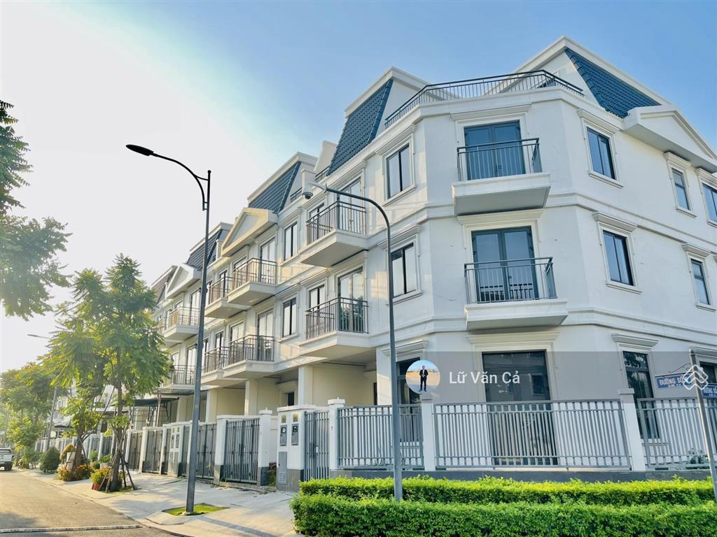 Gấp gấp kẹt tiền cần ra nhanh nhà phố lakeview city dt 5x20m 3 lầu, hoàn thiện nội thất giá 20,5 tỷ