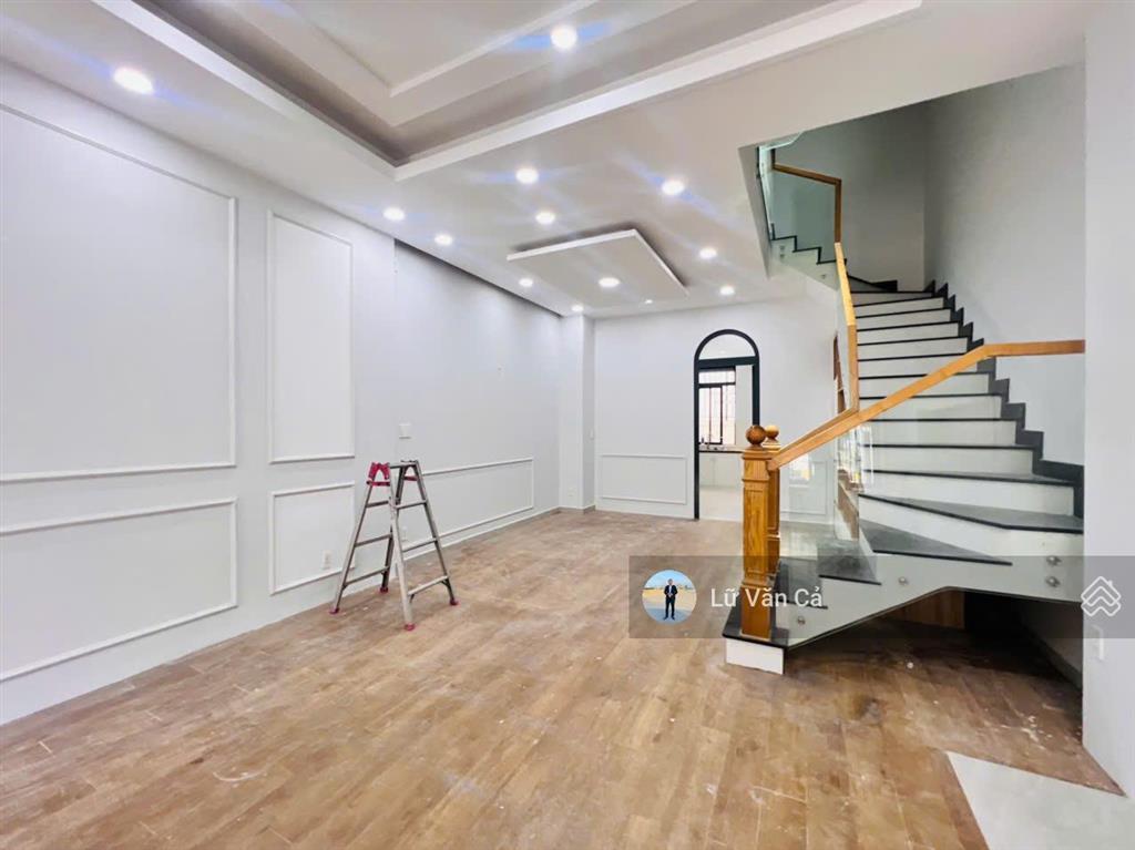 Hót nhà phố lakeview city hoàn thiện mới đẹp cho thuê giá 29 tr dt 5x20m 4 phòng ngủ dọn vô ở ngay