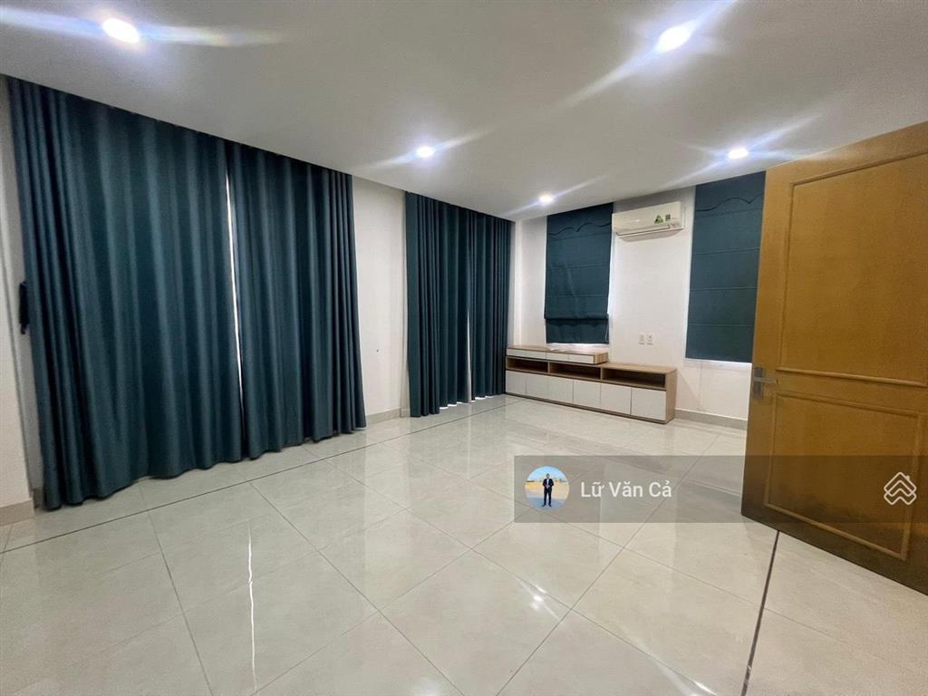 Chính chủ cần cho thuê biệt thự sân vườn lakeview city dt 8x20m hoàn thiện mới giá thuê 28 triệu