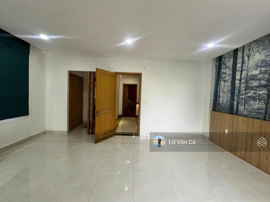 Cho thuê căn biệt thự sân vườn 4 phòng ngủ dt 8x20m 2 lầu, tại kđt lakeview city giá chỉ 28 triệu