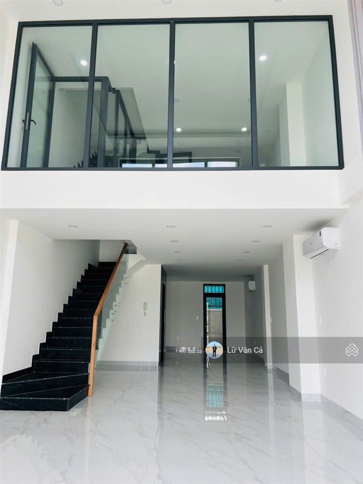 Chính chủ thuê shophouse song hành lakeview city, dt 7x20m 5 lầu sử dụng, có thang máy, giá 50 tr