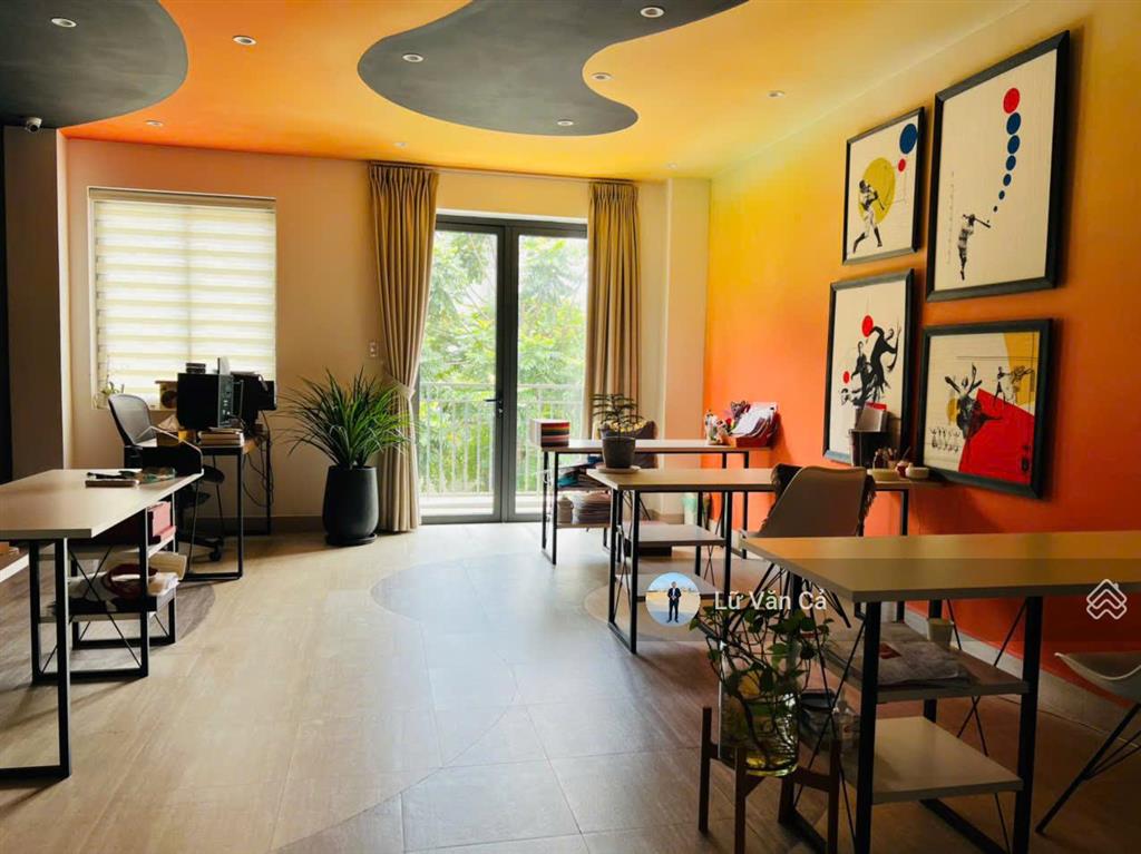 Lakeview city nhà phố dt 5x20m 3 lầu ban công thoáng mát hoàn thiện cơ bản mới đẹp giá thuê 30tr