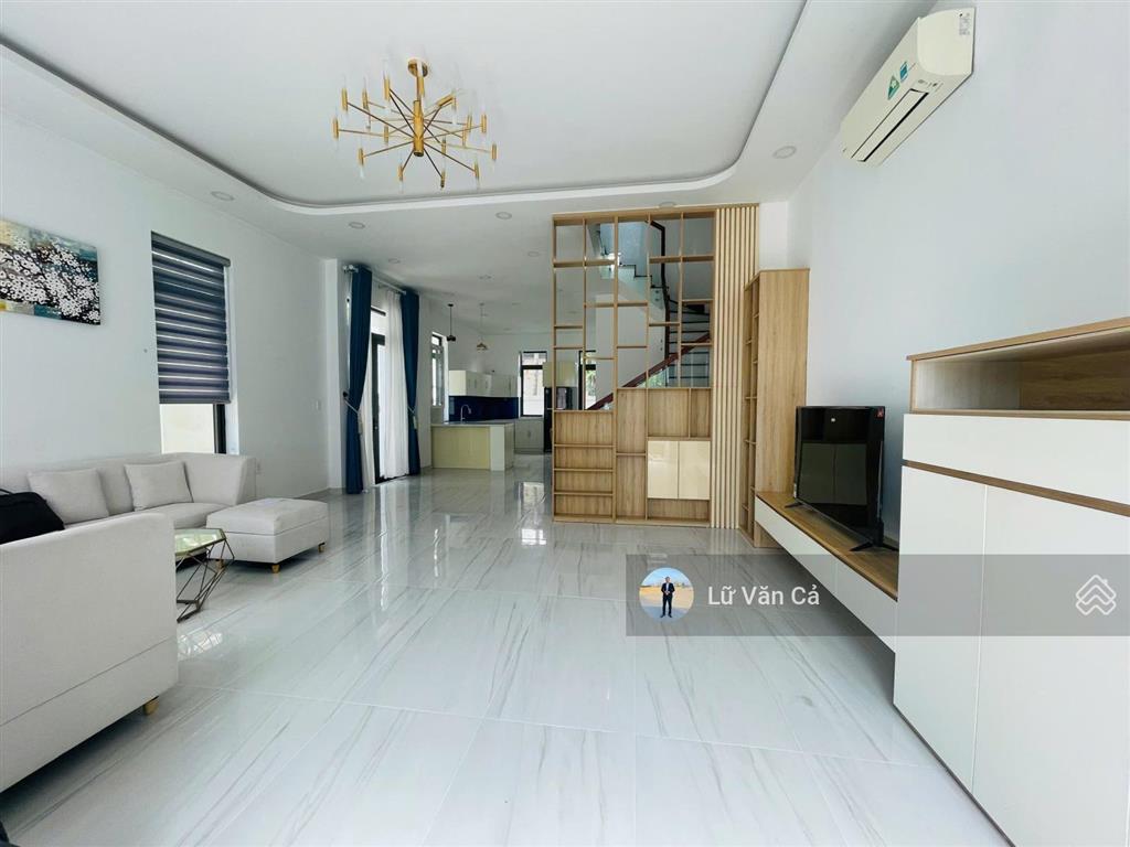Biệt thự sân vườn full nội thất giá chỉ 35tr dt 8x20m 1 trệt 2 lầu kđt lakeview city  0907 860 ***