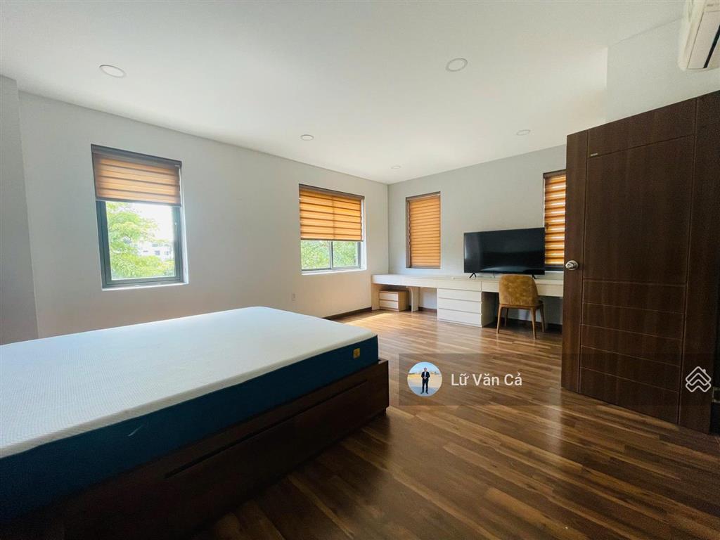 Biệt thự sân vườn full nội thất giá chỉ 35tr dt 8x20m 1 trệt 2 lầu kđt lakeview city  0907 860 ***
