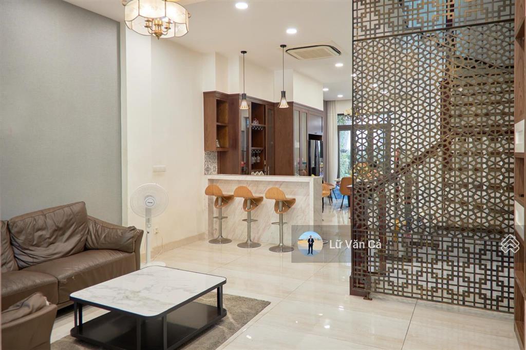 Lakeview city cho thuê nhà phố full nội đầy đầy đủ 5 phòng ngủ dt 5x20m giá 34tr  0907 860 ***